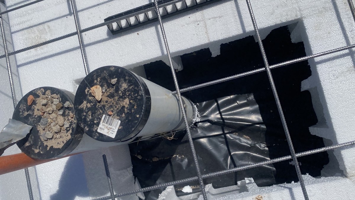 Mesh close to pipework, Leppington